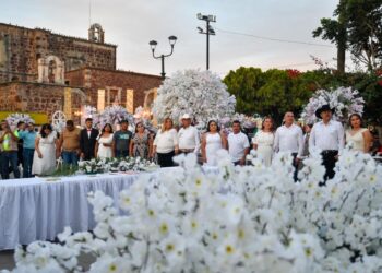 Unión y esperanza en las Bodas Colectivas 2025 de Compostela