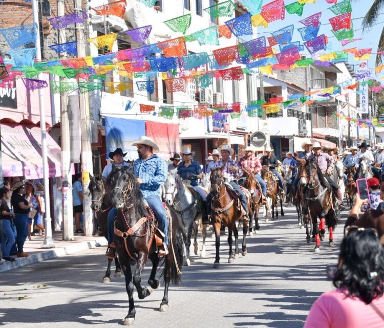 Jala brilla como invitado especial en el Carnaval de La Peñita de Jaltemba