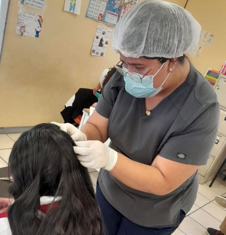 Jala refuerza la salud infantil con campaña contra la pediculosis