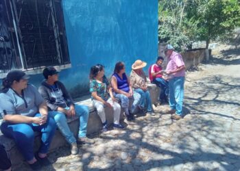 Refuerzan seguridad en zonas escolares de Ahuacatlán