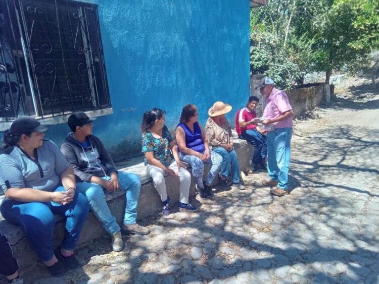 Refuerzan seguridad en zonas escolares de Ahuacatlán