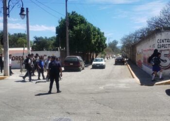 Refuerzan seguridad en zonas escolares de Ahuacatlán