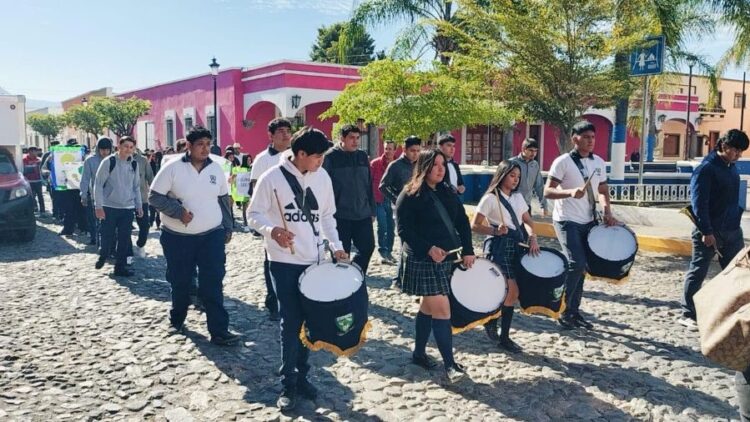 Jóvenes del CBTA de Jala alzan la voz por la reforestación