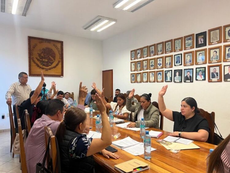 Sesiones a puerta cerrada! La democracia en jaque en Ahuacatlán