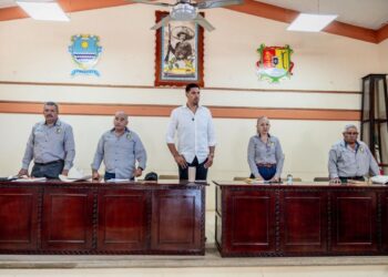 Arranca con gran respuesta la campaña de vacunación antirrábica en Ahuacatlán