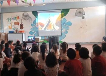 Cine en tu Comunidad” sigue llevando aprendizaje y entretenimiento a la niñez de Compostela