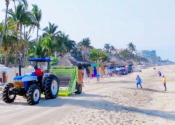 Playas limpias, seguras y más de 1.6 millones de visitantes durante Semana Santa en Nayarit