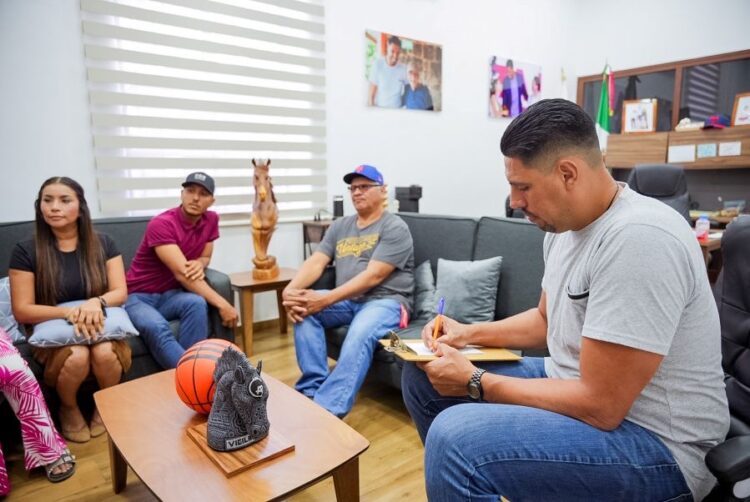 Comprometido con su gente, Gustavo Ayón respalda a Villa Morelos