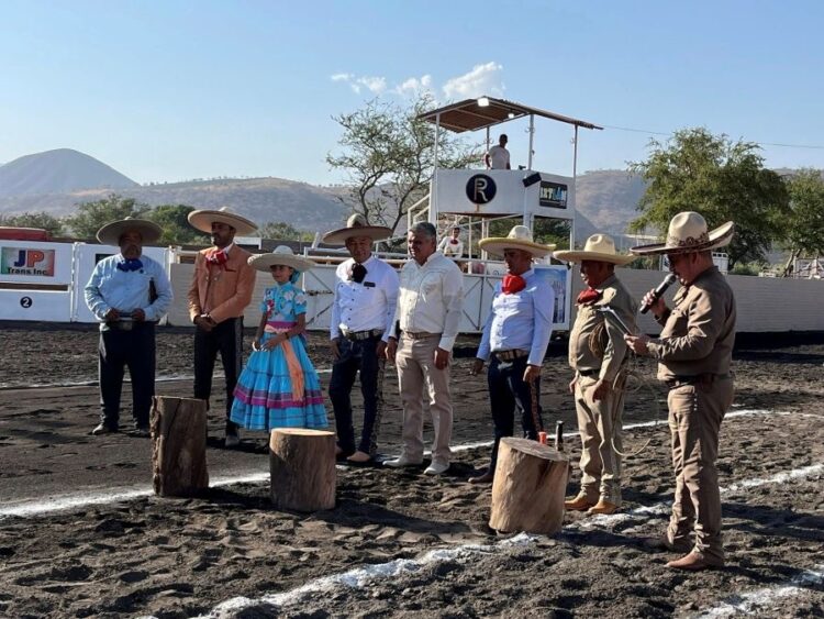 Adiós al silencio noble de José de Jesús Jara Pérez