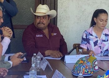 Manolo Andalón reconoce esfuerzo y creatividad de emprendedores de Ahuacatlán