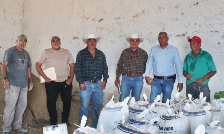 Impulso a la educación en Ahuacatlán: respaldo total del Gobierno Estatal