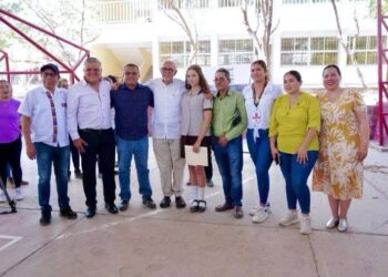 Impulso a la educación en Ahuacatlán: respaldo total del Gobierno Estatal