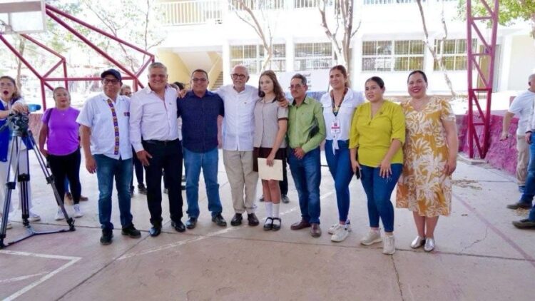 Impulso a la educación en Ahuacatlán: respaldo total del Gobierno Estatal