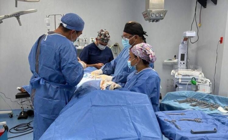 Lupita Miranda cautiva Ahuacatlán con su libro “Conociendo a Amado Nervo”