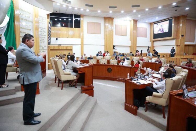 Salvador Arce asume la presidencia del PRI en Ahuacatlán con llamado a la renovación