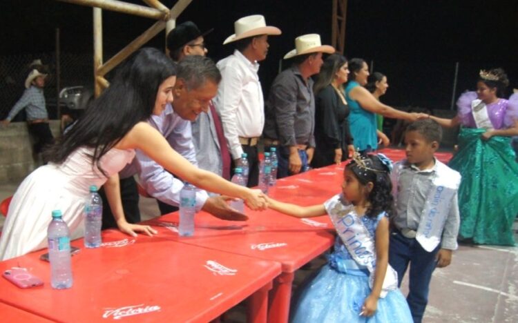 Reviven con fervor las fiestas patronales en Santa Isabel, Camotlán y Zoatlán