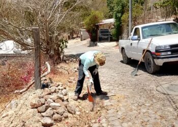 San Pedro Lagunillas mejora sus vialidades con trabajos de bacheo y rehabilitación