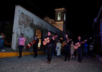 Jala vibra con tradición: la callejoneada recorre la Ruta de los Murales