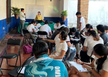 Impulsan capacitación laboral en Jala con curso de inglés para el turismo