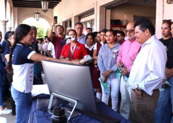 Jóvenes talentos brillan en la Expo Educativa 2025 con proyectos de vanguardia