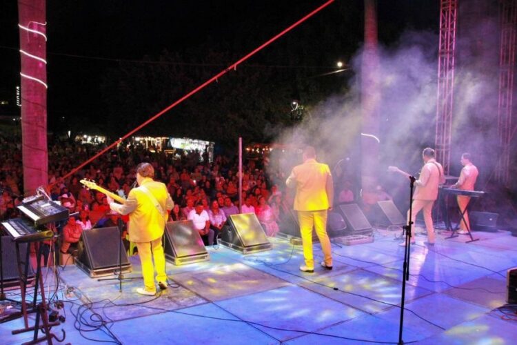 Una noche con Los Fredys: nostalgia y romanticismo en Santa María del Oro