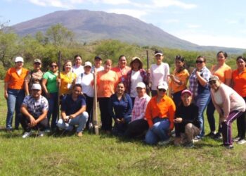 Ahuacatlán celebra el Día Naranja con reforestación y mensaje de esperanza