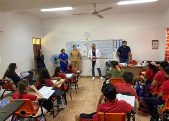 Campaña de salud transforma escuelas de Ahuacatlán