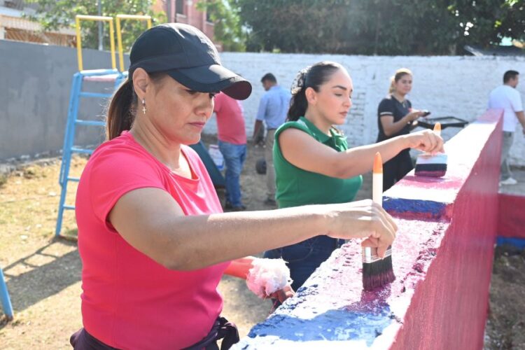Canchita de la Calle Luis Castillo Ledón, en Ixtlán, luce nuevo rostro