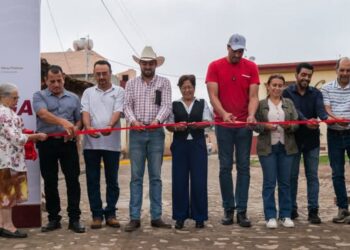 Compostela entrega su primera obra al 100%: Empedrado ahogado en calle Leal