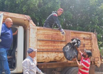 Compostela le apuesta al medio ambiente con jornada de limpieza en el lago