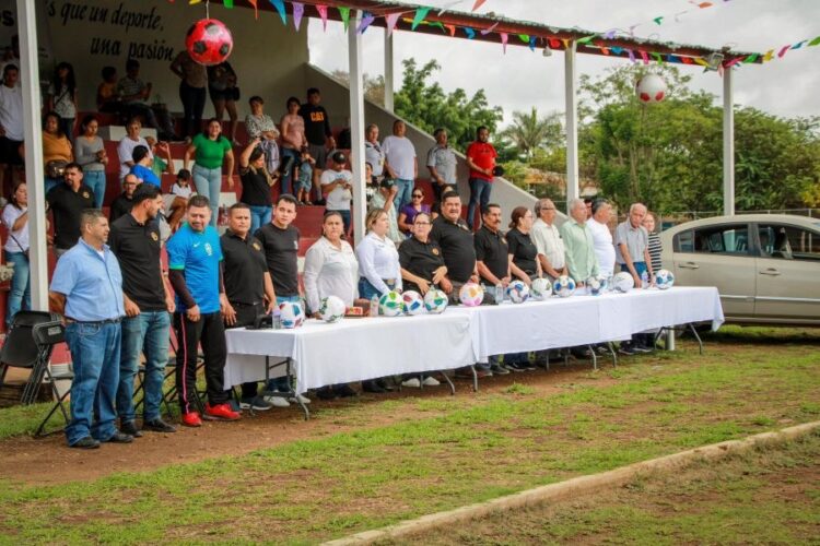 Inicia torneo de barrios en Santa María del Oro, edición cincuentenario