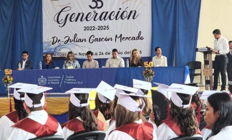 Se gradúa la Generación 2022-2025 de la Prepa No. 8 de Ahuacatlán