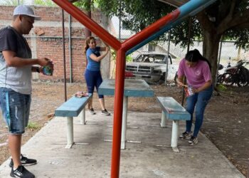 Transforman la cancha de frontón en Ahuacatlán: Más limpia, segura y agradable