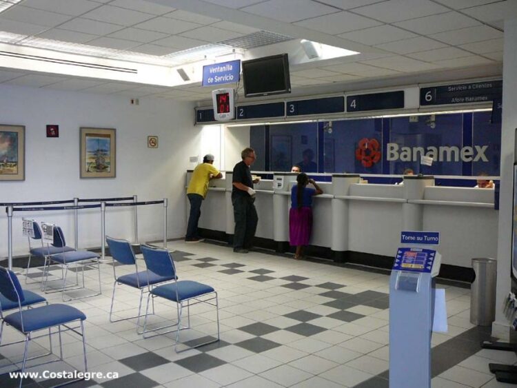 ¡Urgente! Ahuacatlán clama por una sucursal banca