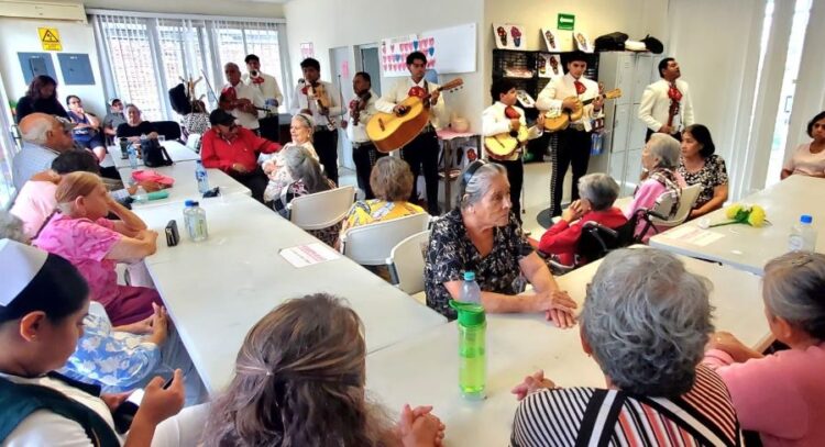 Casa de Día en Ahuacatlán. ¡Alegría que se comparte!