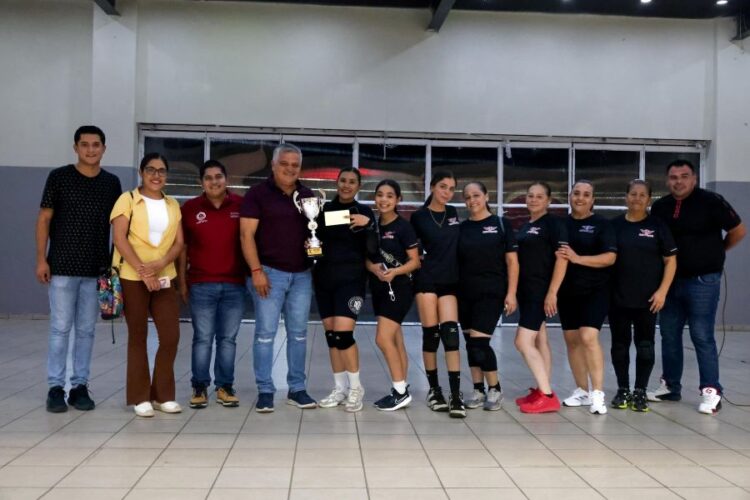 “Guerreras” conquistan la final del Torneo Femenil de Voleibol en Ixtlán