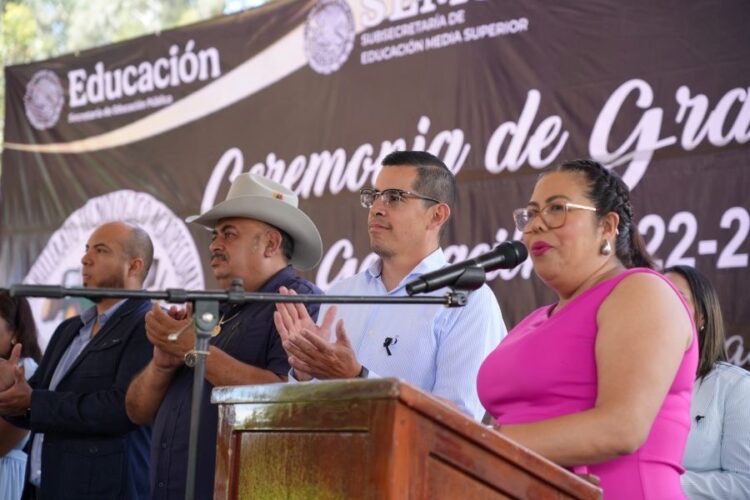 Supervisa Navarro Quintero obras en preescolar de Tepic