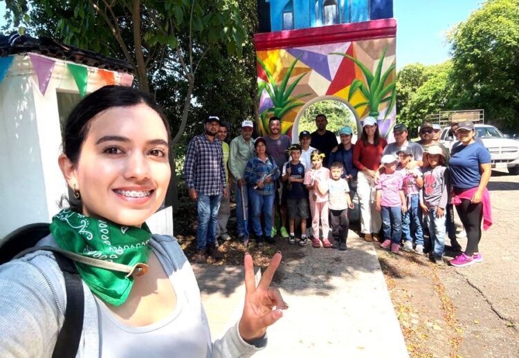 Reforestan entrada de Uzeta con 100 árboles en emotiva jornada comunitaria