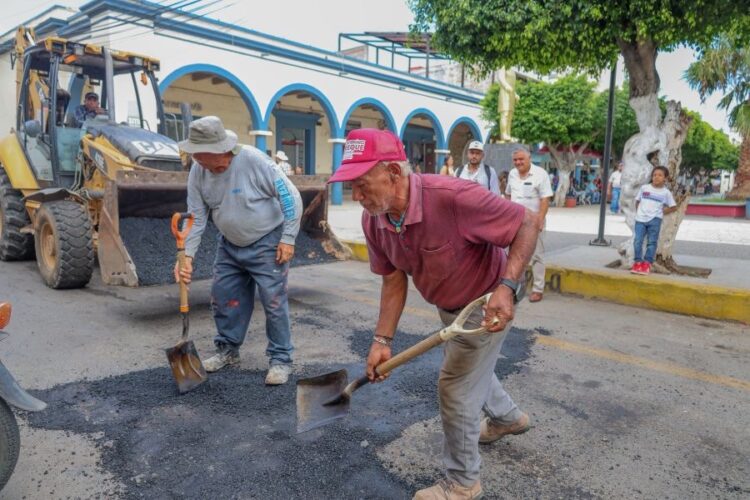 Inicia campaña de bacheo en Ixtlán del Río para mejorar vialidades