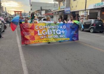Colores, orgullo y resistencia: Comunidad LGBT marcha en Ixtlán del Río
