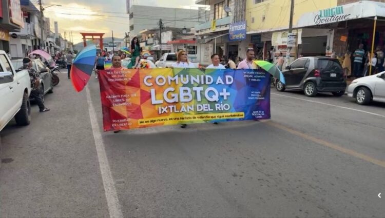 Colores, orgullo y resistencia: Comunidad LGBT marcha en Ixtlán del Río