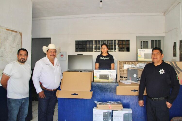 Santa María del Oro fortalece su seguridad con nueva entrega de equipo tecnológico