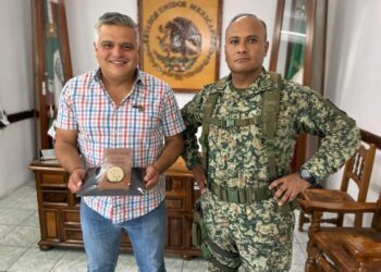 Ahuacatlán refuerza trabajos de bacheo en calles principales