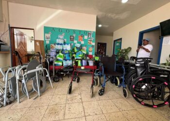 Ahuacatlán refuerza trabajos de bacheo en calles principales