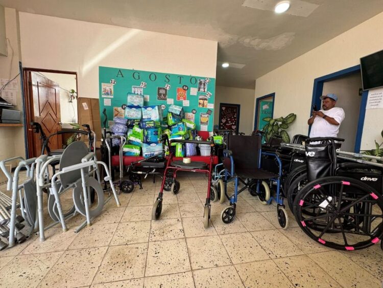 Ahuacatlán refuerza trabajos de bacheo en calles principales