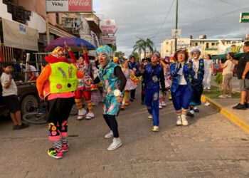 Ahuacatlán refuerza trabajos de bacheo en calles principales