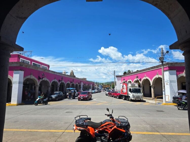 Ahuacatlán revive con el regreso de los hijos ausentes