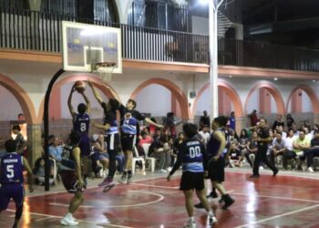 Juniors y Panteras conquistan el torneo de basquetbol de verano en Ahuacatlán