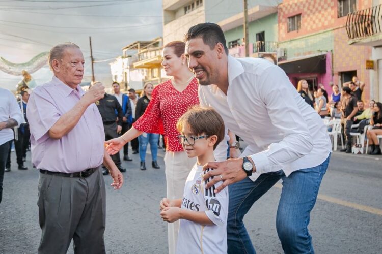 Gustavo Ayón, la estrella que iluminó el rompimiento de fiestas en Ixtlán del Río