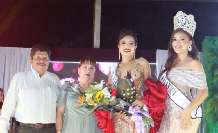 Ady Valeria Quirino Maeda, la nueva soberana de la Feria de Ahuacatlán 2025